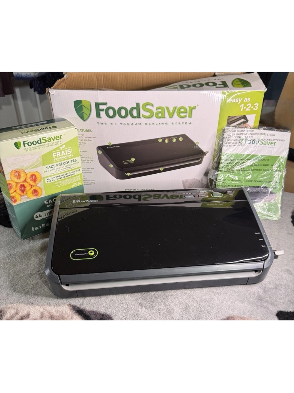 Food Saver Vacuum Sealing System  Fm2106